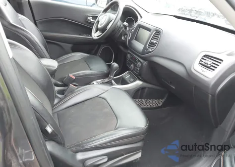 2021 Jeep Compass Latitude Fwd z USA, uszkodzony, nr VIN 3C4NJCBB9MT559929